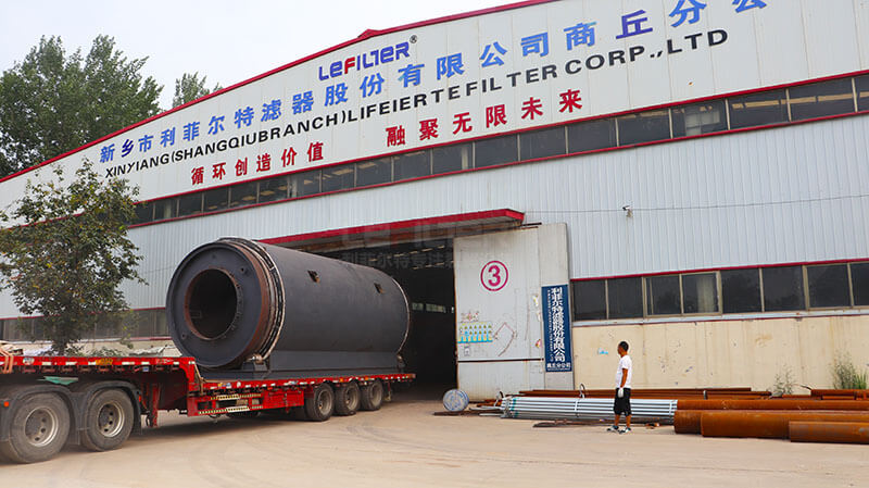福建陳總訂購的4臺LES-2666輪胎煉油設備發(fā)車發(fā)出02 福建陳總訂購的4臺LES-2666輪胎煉油設備發(fā)車發(fā)出02